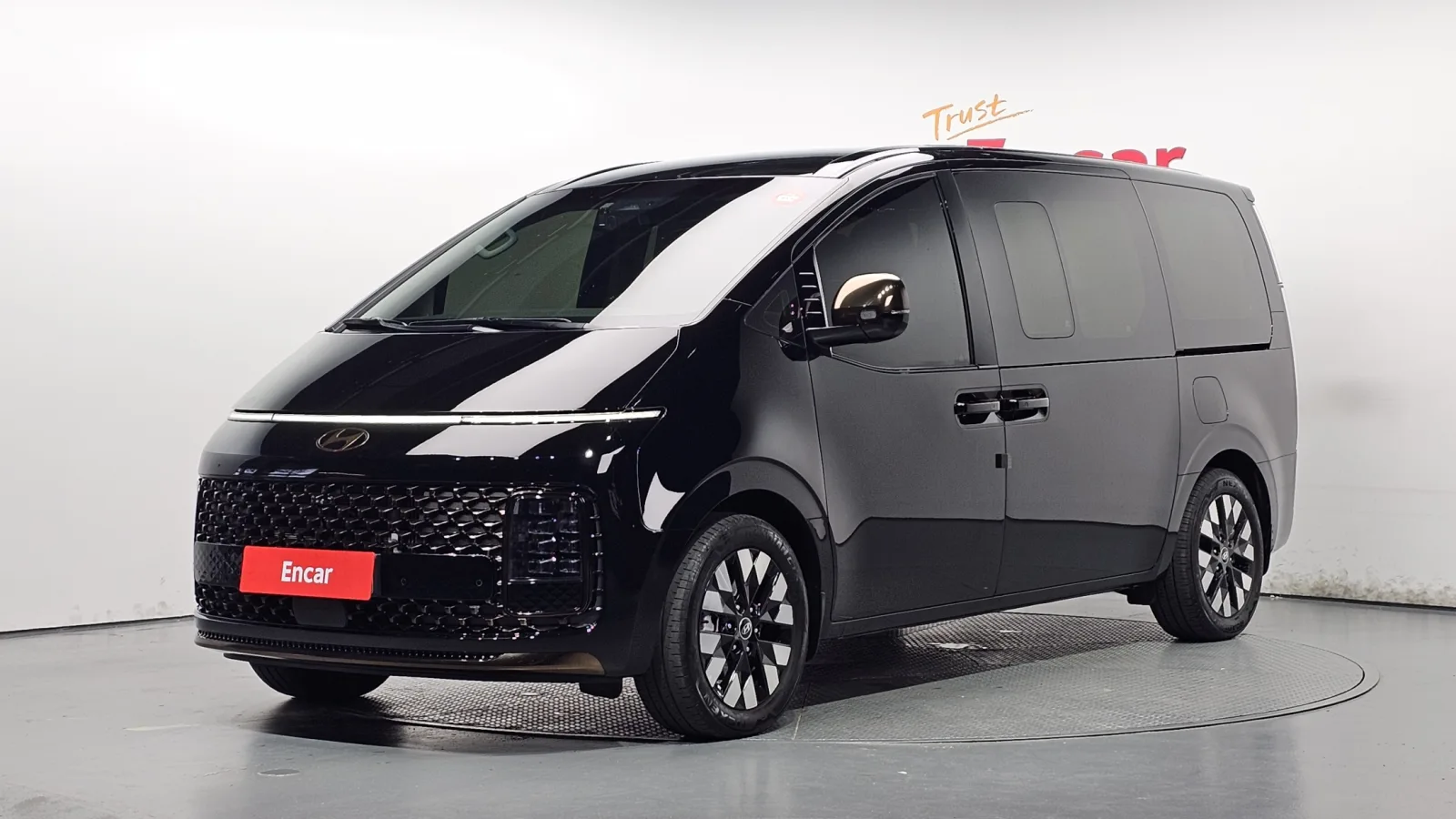 2025 Hyundai Staria