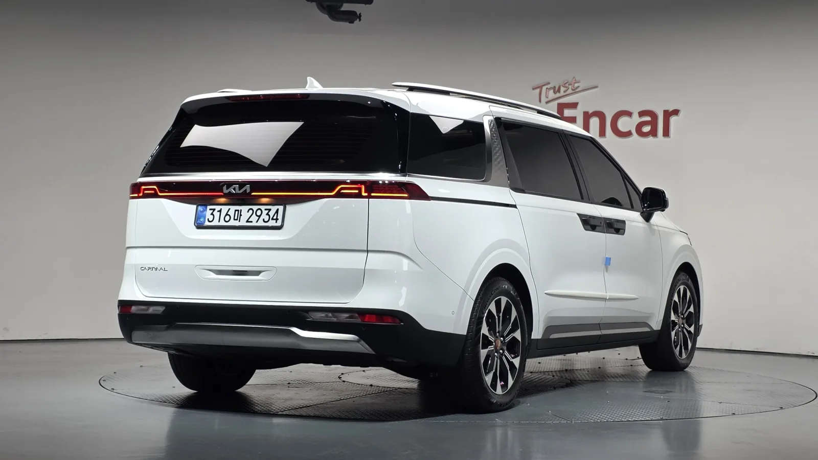 2023 Kia Carnival