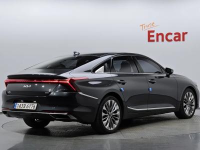 2022 Kia K8