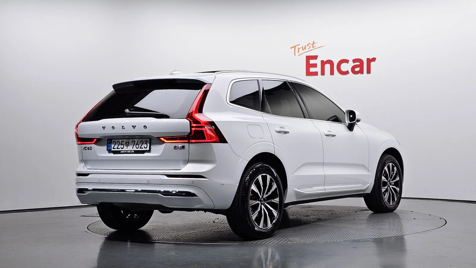 2025 Volvo XC60