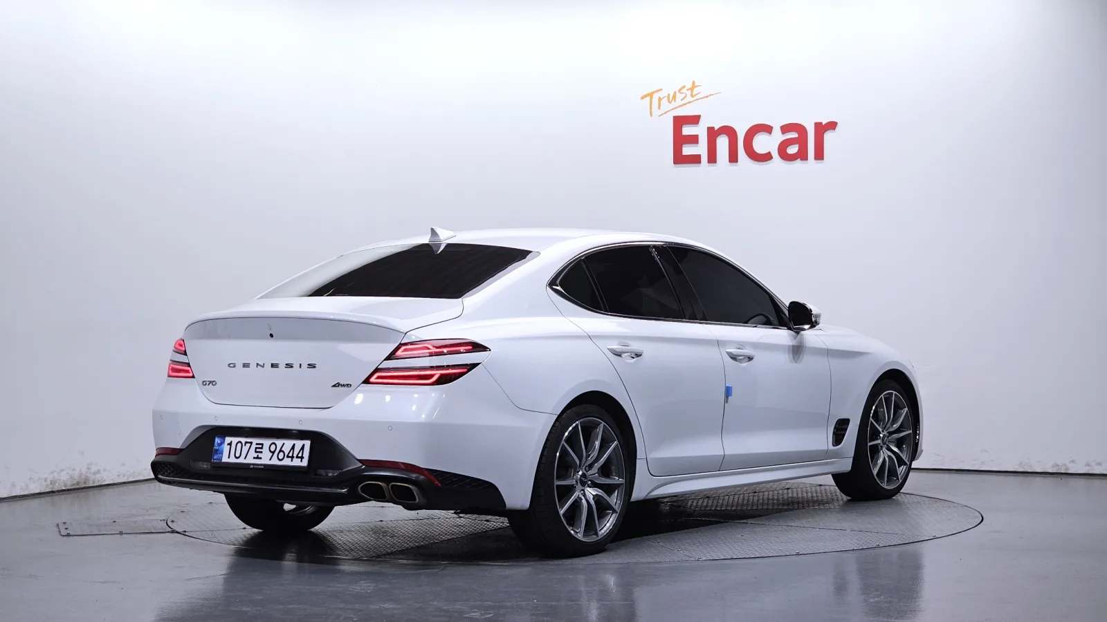 2022 Genesis G70