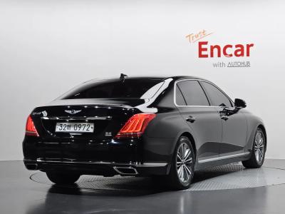 2016 Genesis EQ900