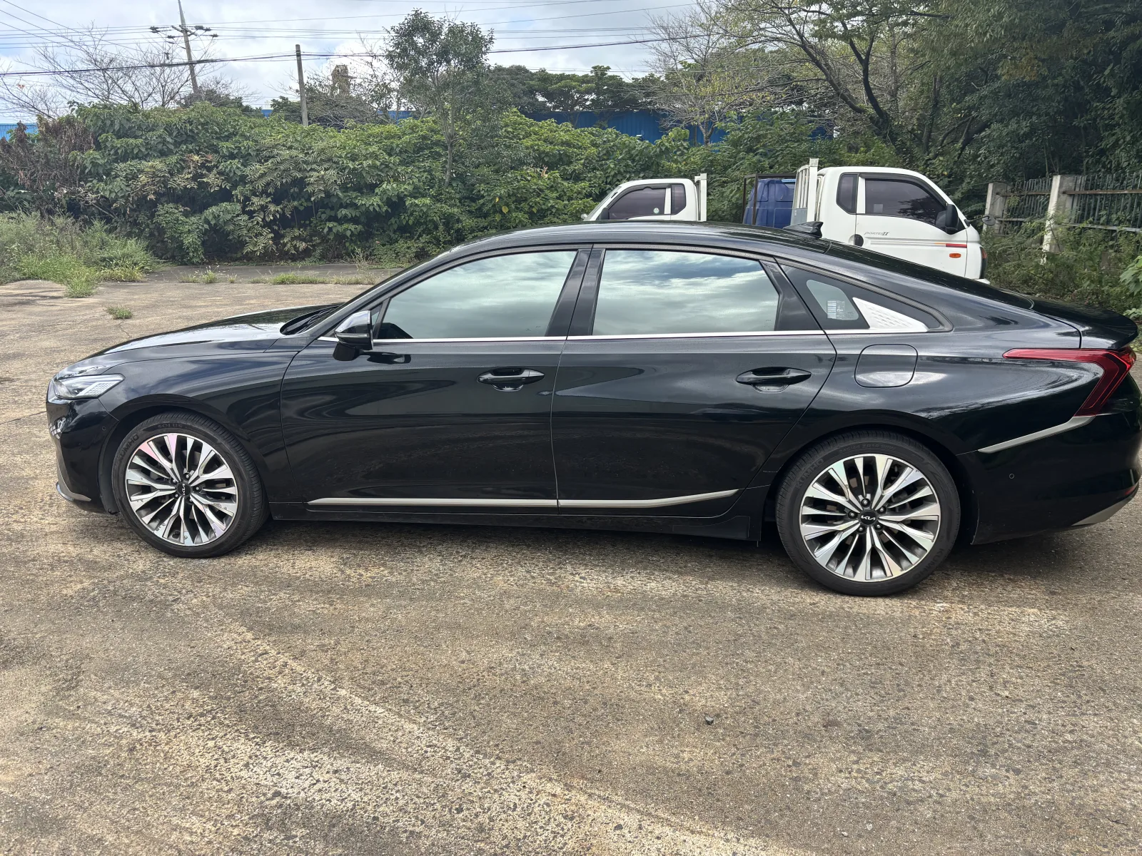 2023 Kia K8