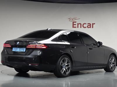 2024 BMW i5