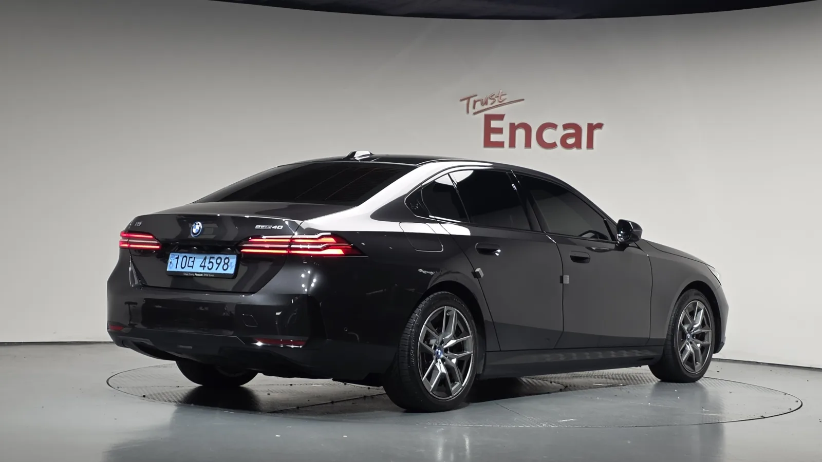 2024 BMW i5
