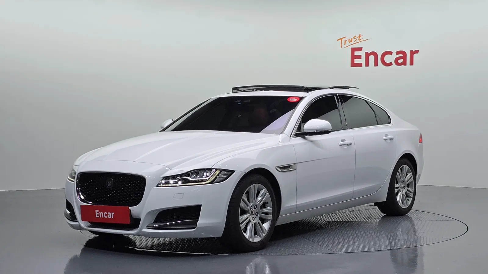 2020 Jaguar XF