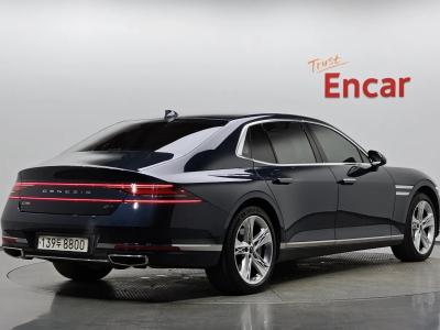 2023 Genesis G90