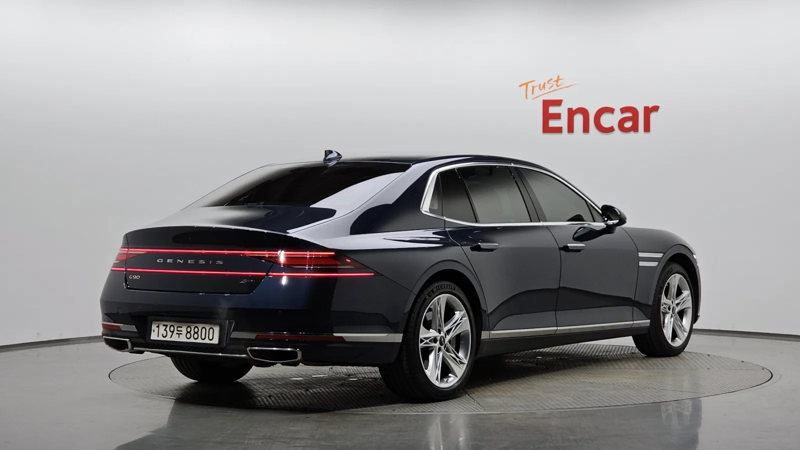 2023 Genesis G90