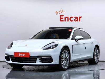2018 Porsche Panamera