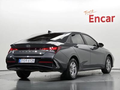 2024 Hyundai Elantra
