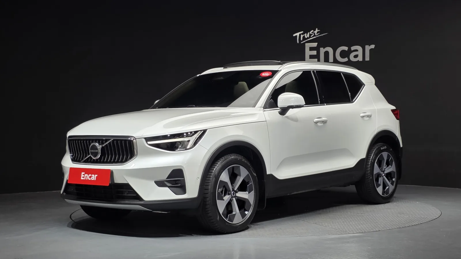 2023 Volvo XC40