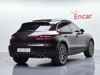 2015 Porsche Macan
