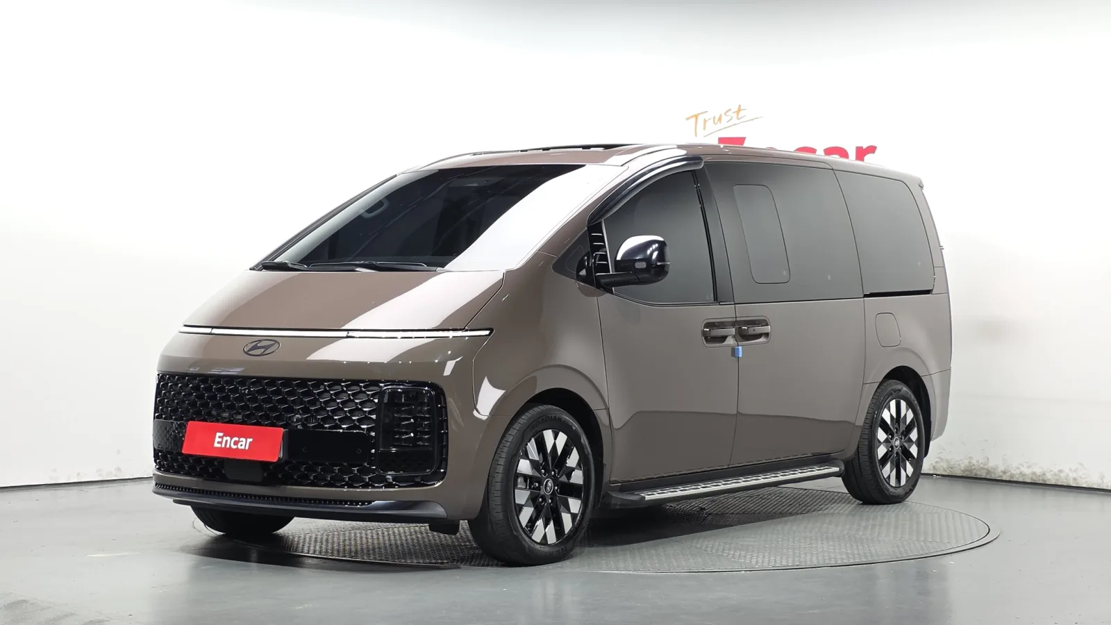 2025 Hyundai Staria