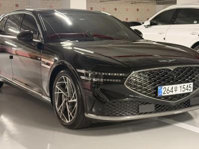 2022 Genesis G90