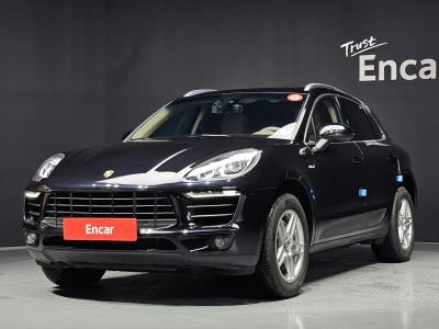 2016 Porsche Macan