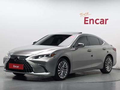 2025 Lexus ES