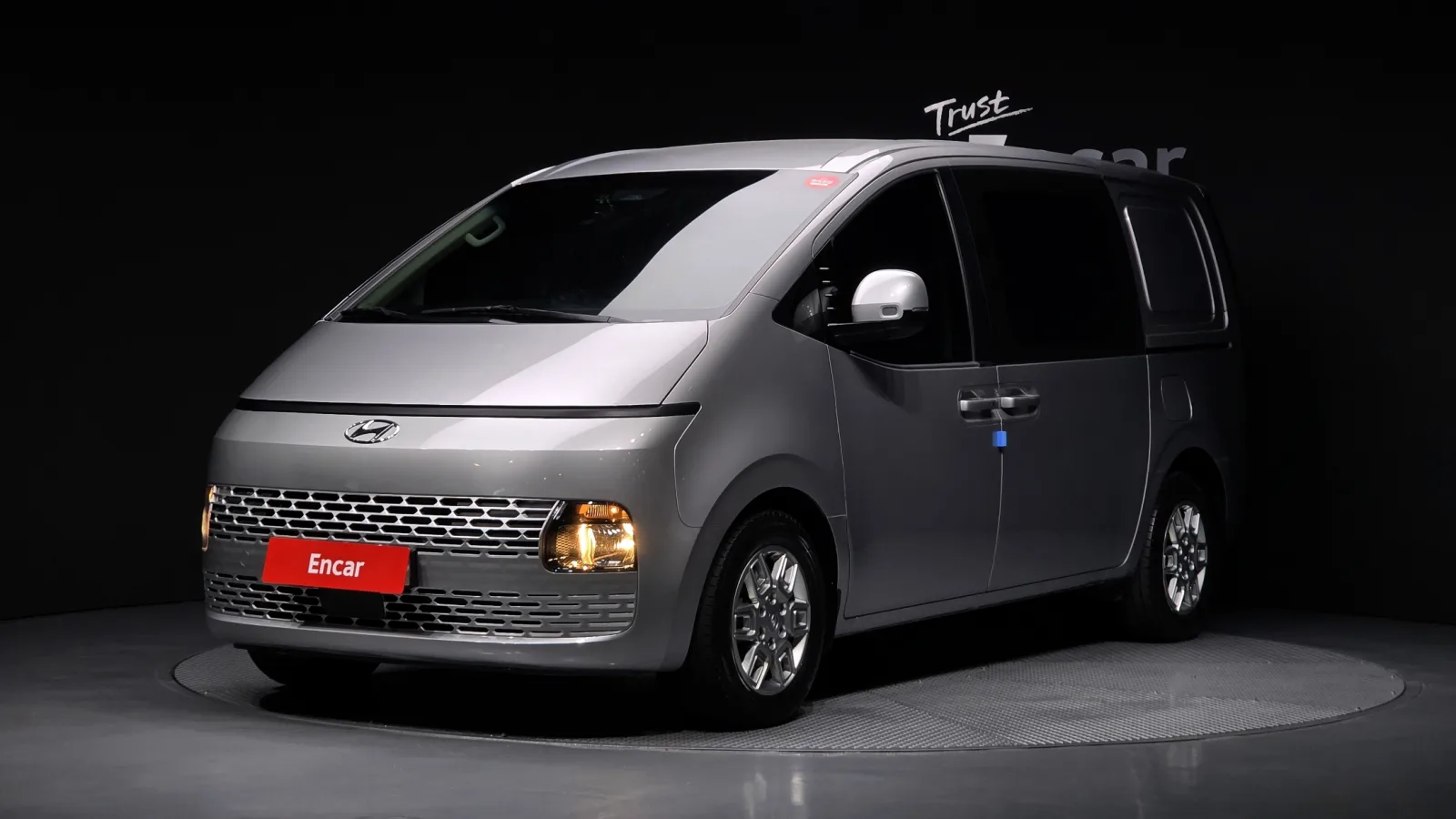 2023 Hyundai Staria