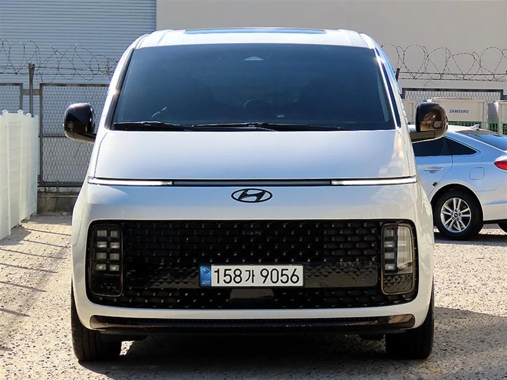 2022 Hyundai Staria