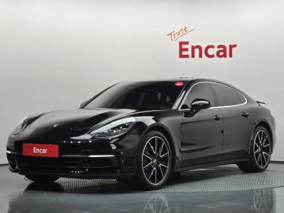 2018 Porsche Panamera