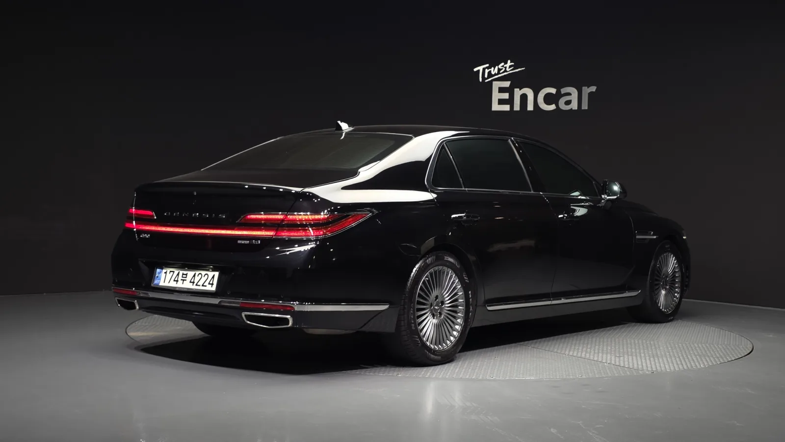 2020 Genesis G90