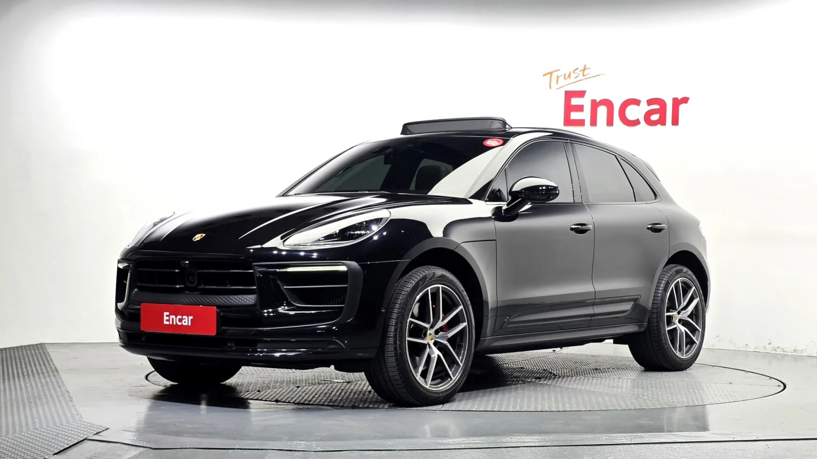 2022 Porsche Macan