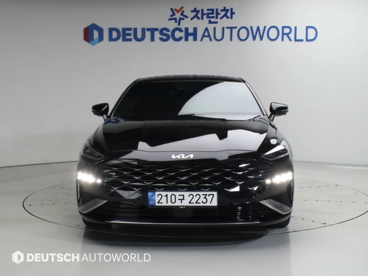 2023 Kia K8
