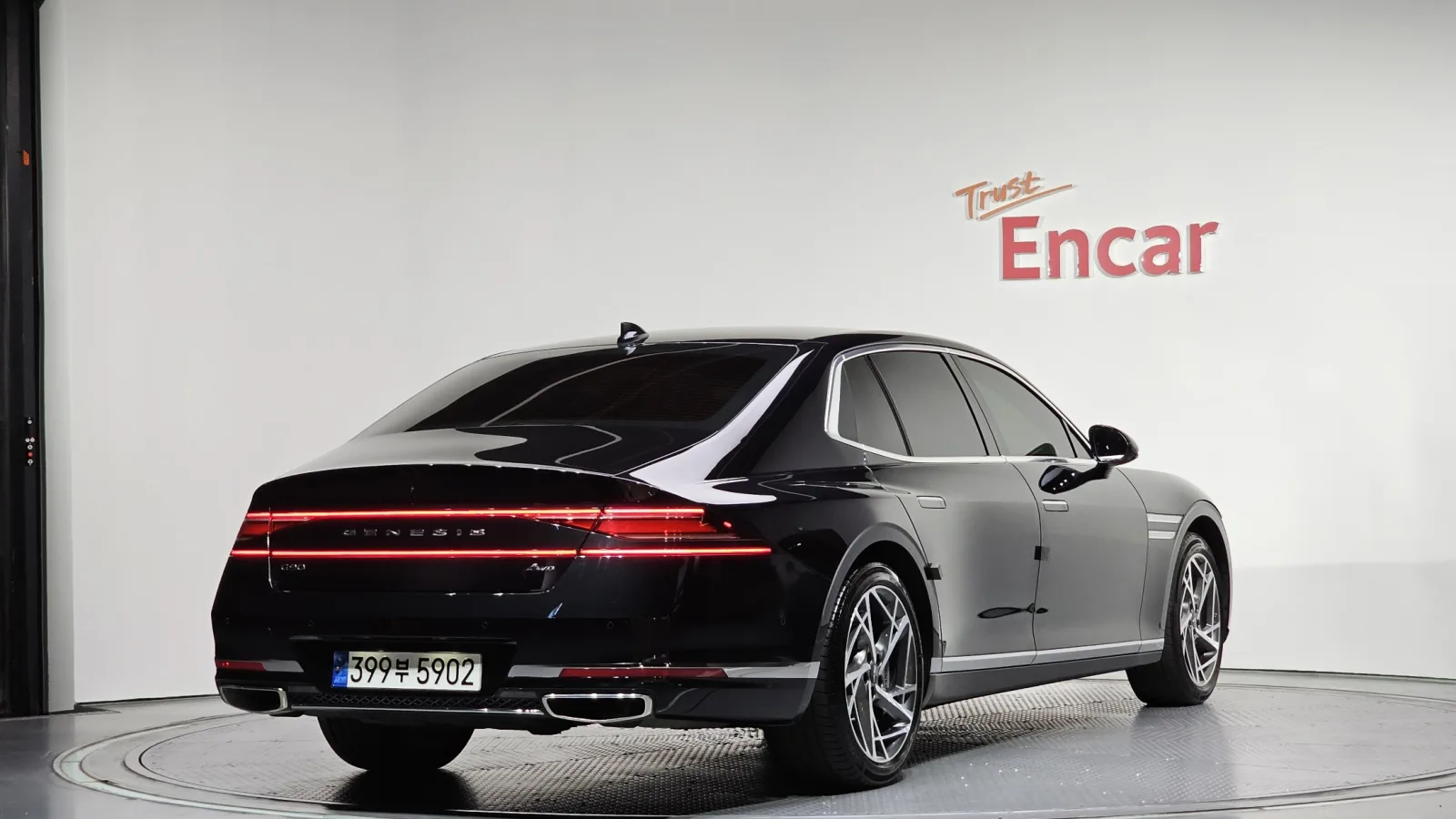 2022 Genesis G90
