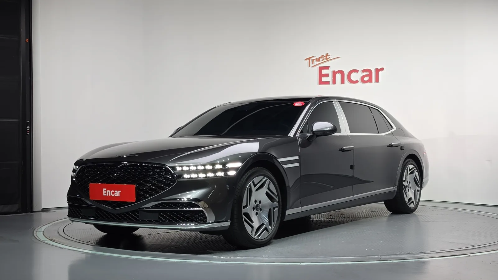 2023 Genesis G90