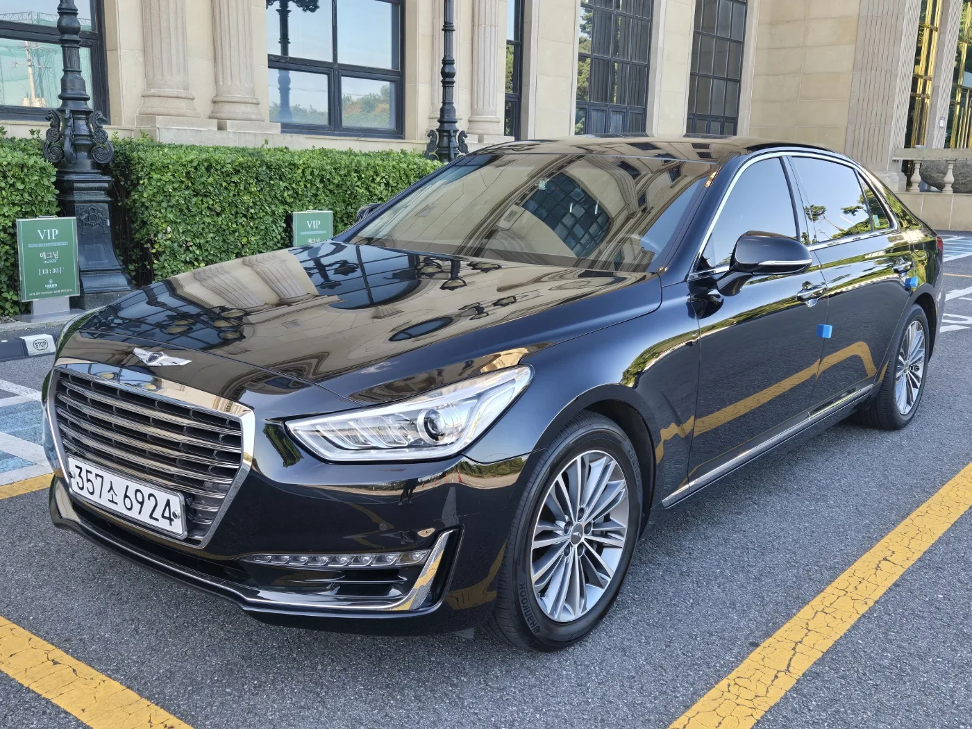 2016 Genesis EQ900