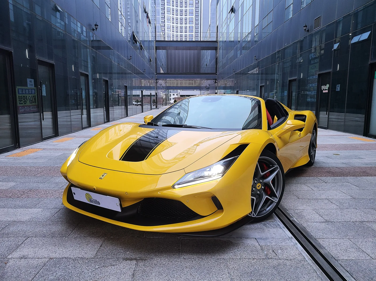 2021 Ferrari F8