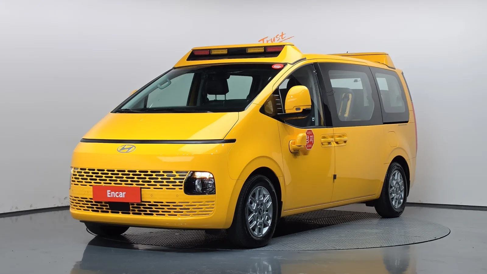 2025 Hyundai Staria