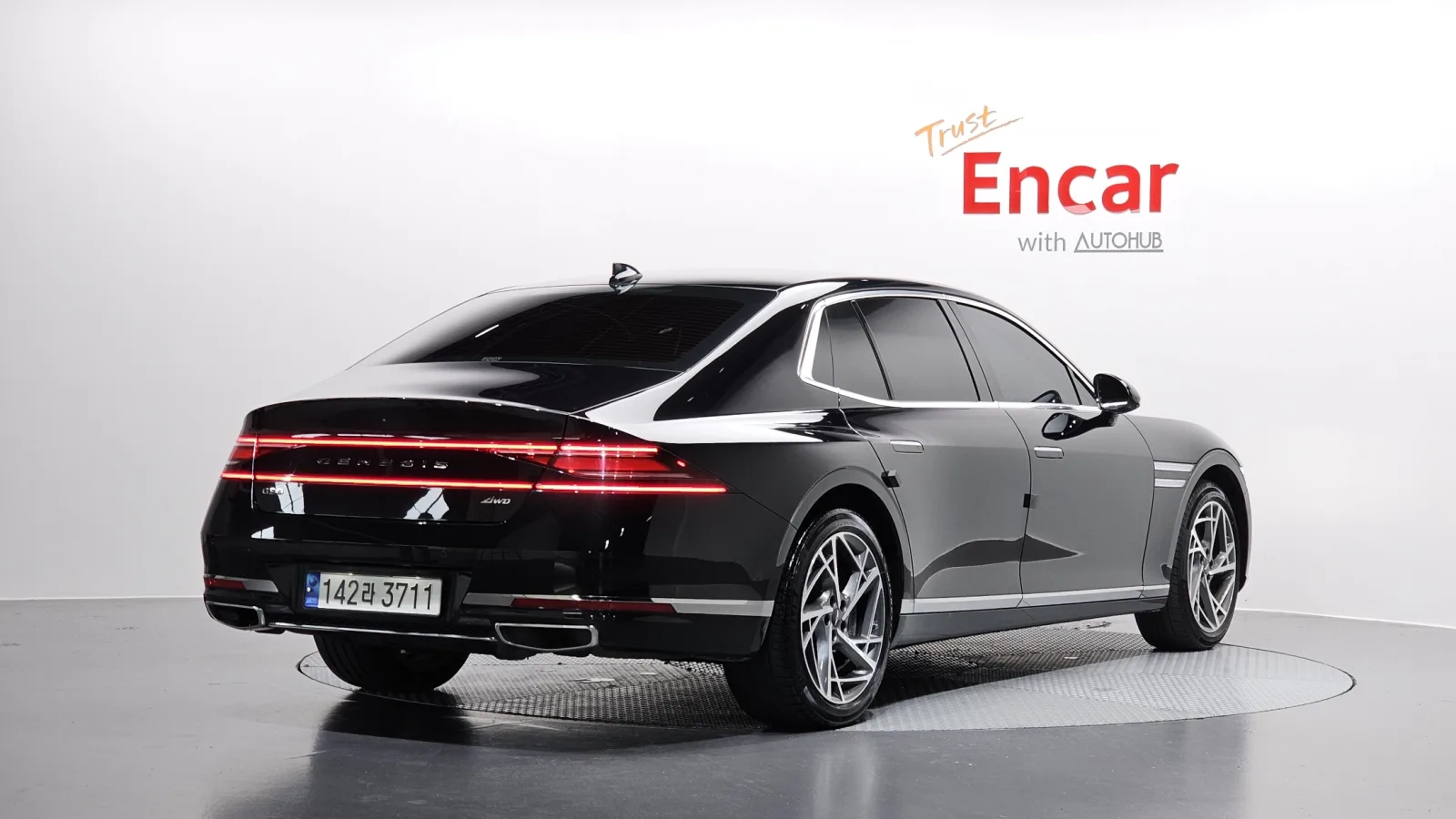 2023 Genesis G90