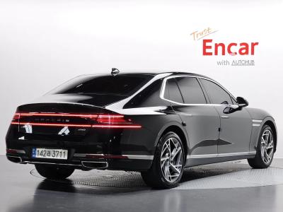 2023 Genesis G90
