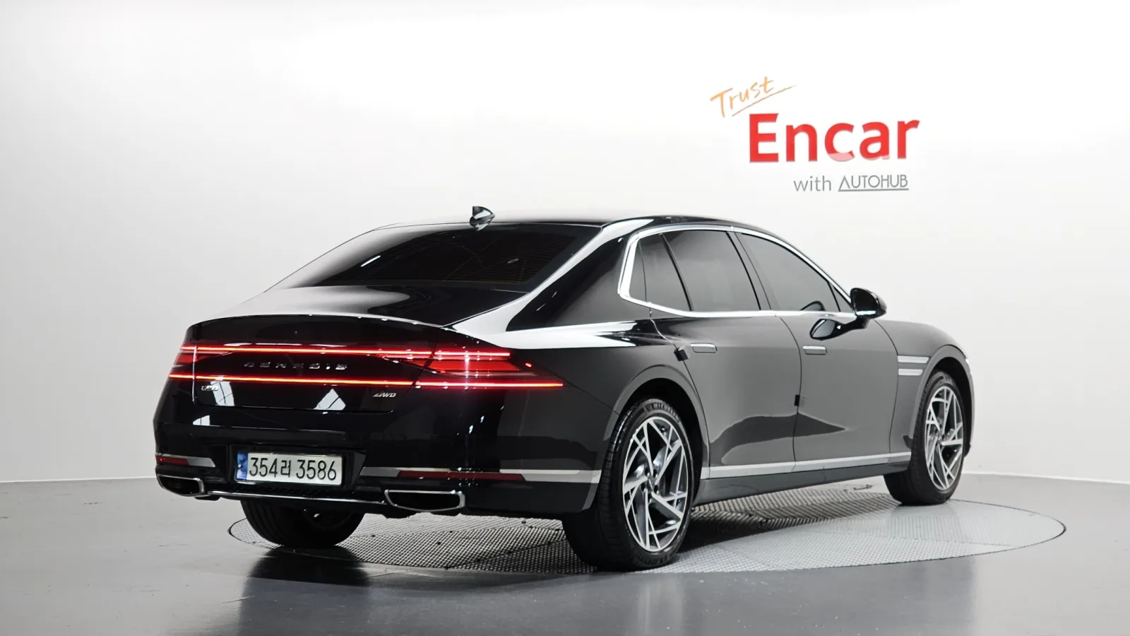 2023 Genesis G90