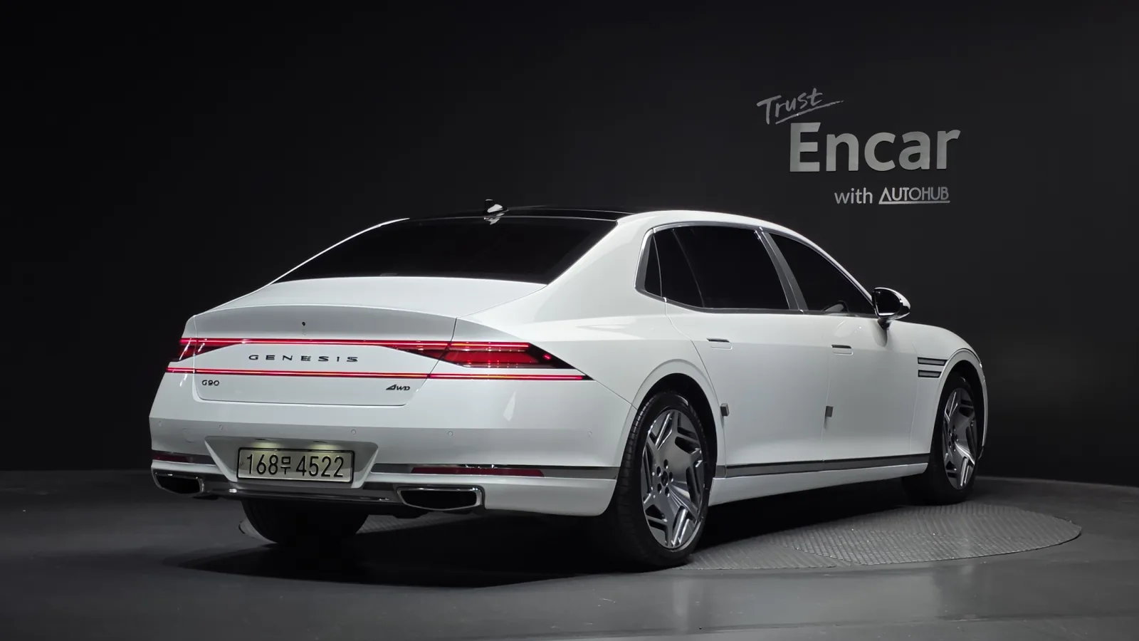 2022 Genesis G90
