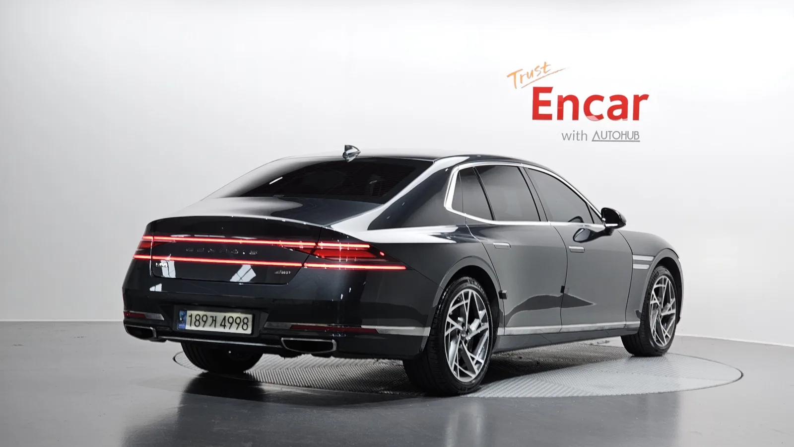 2023 Genesis G90