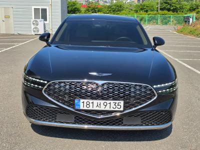 2023 Genesis G90