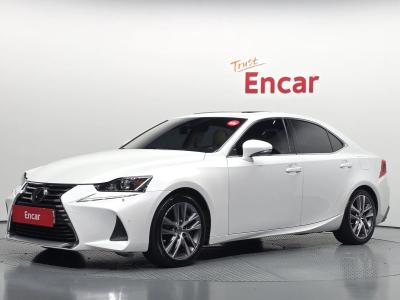 2019 Lexus IS