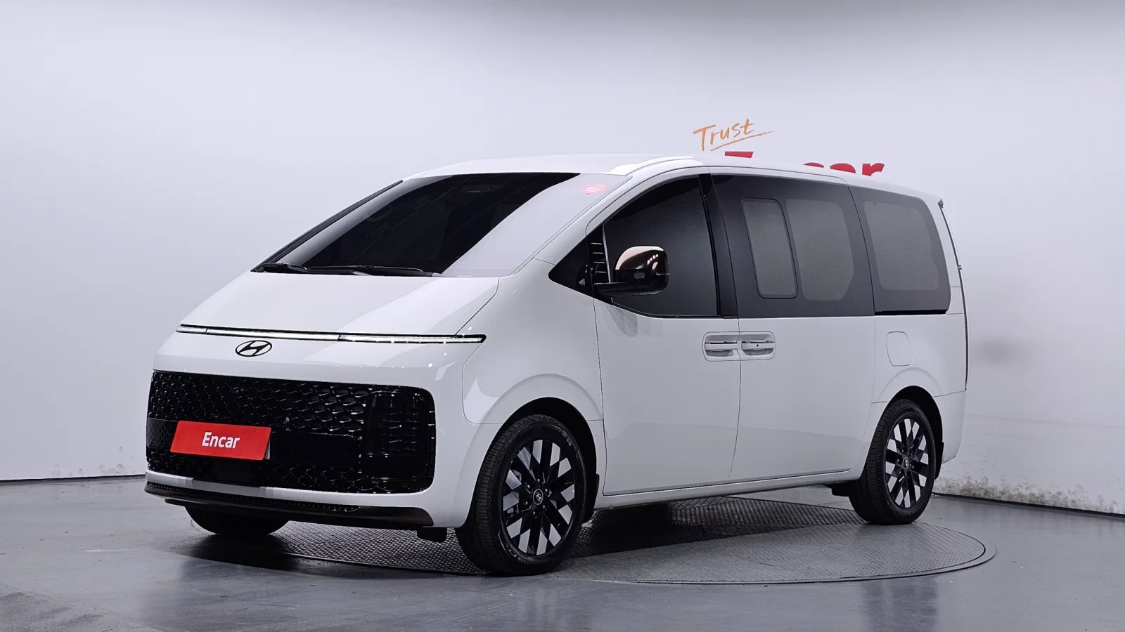2025 Hyundai Staria