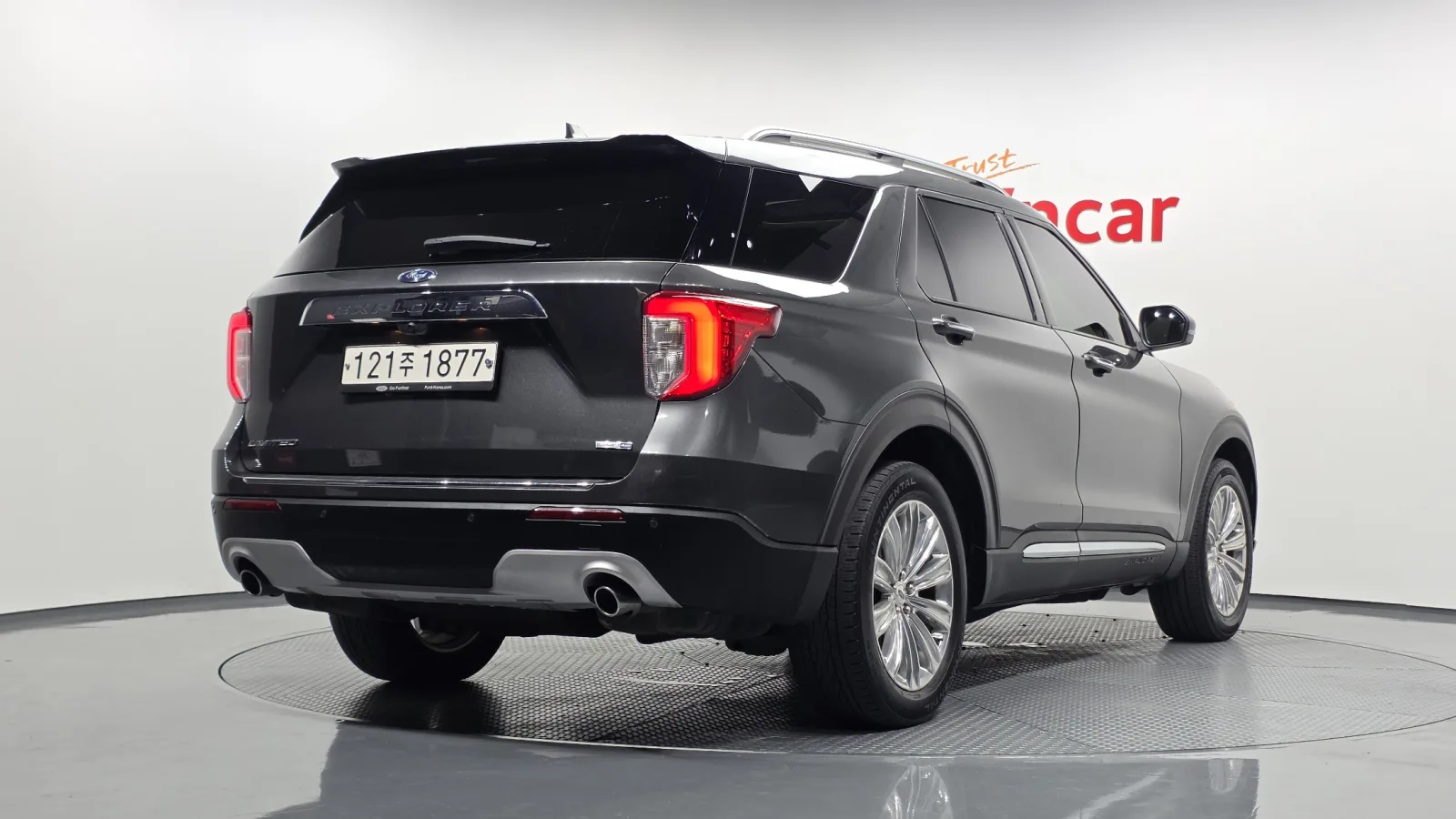 2020 Ford Explorer
