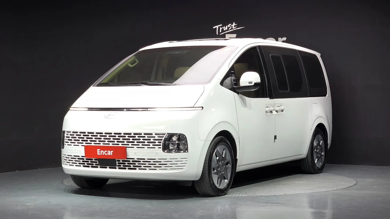 2025 Hyundai Staria