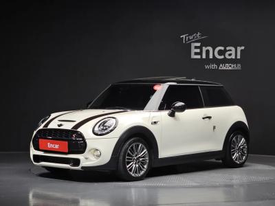 2017 MINI Cooper