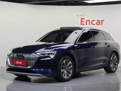 2022 Audi e-tron