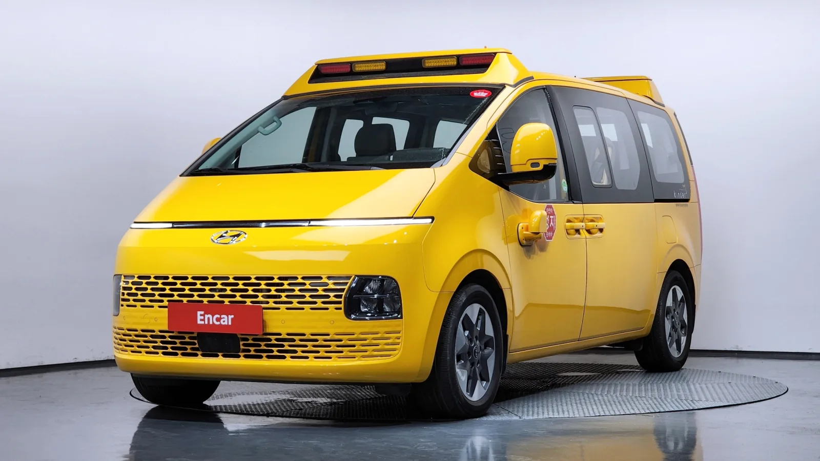 2023 Hyundai Staria