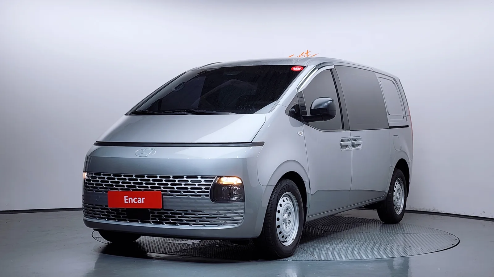 2025 Hyundai Staria