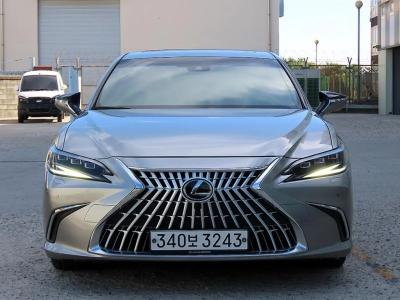 2023 Lexus ES