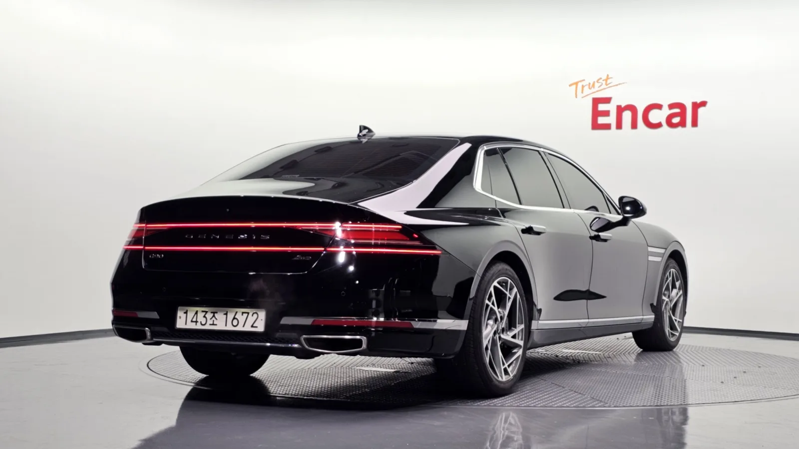 2023 Genesis G90
