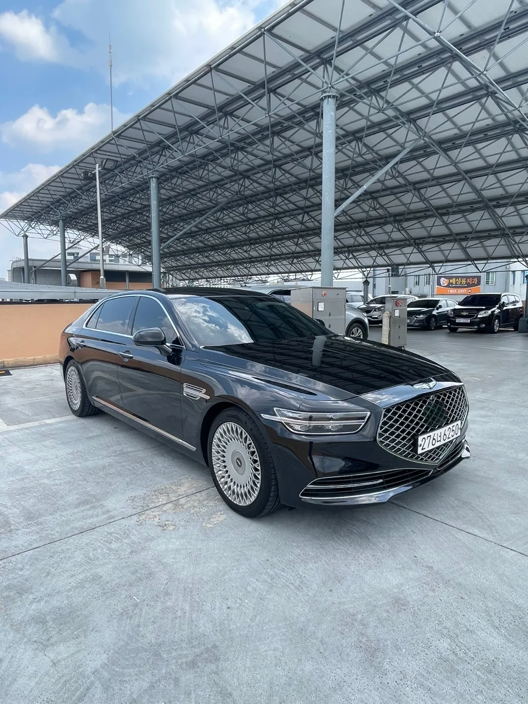 2020 Genesis G90