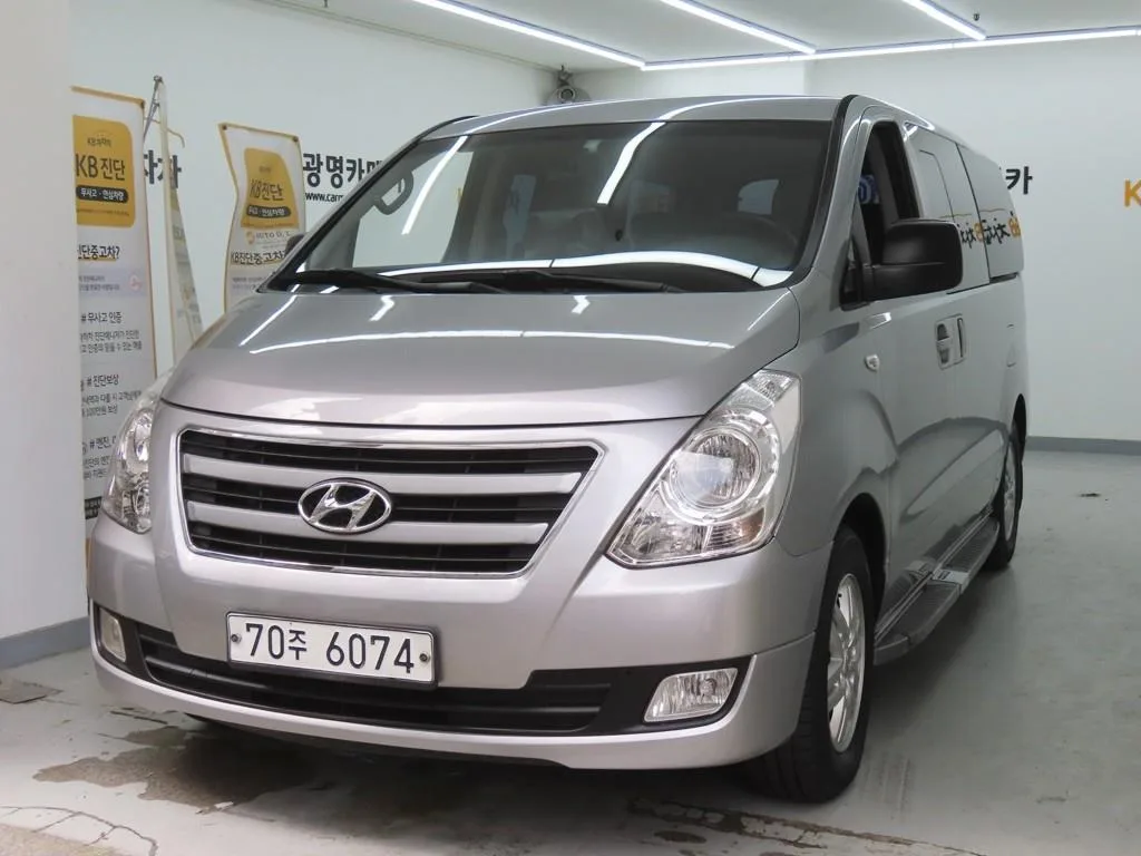 2016 Hyundai Starex