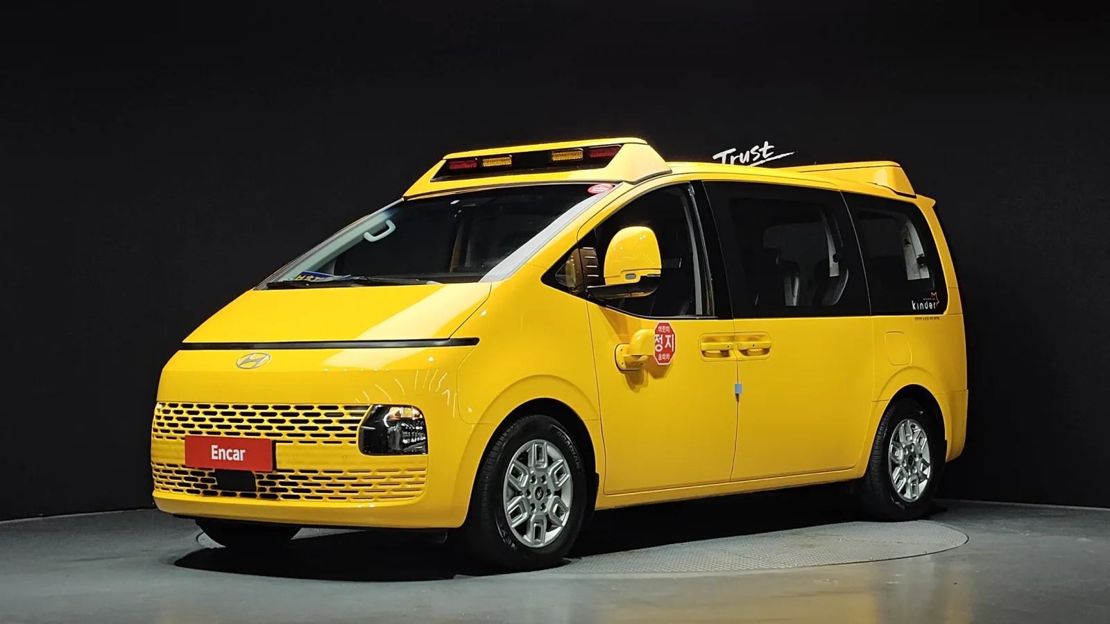2025 Hyundai Staria